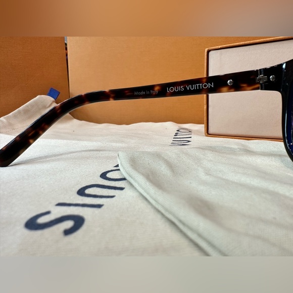 Louis Vuitton Accessories Authentic Louis Vuitton Oliver Sunglasses
